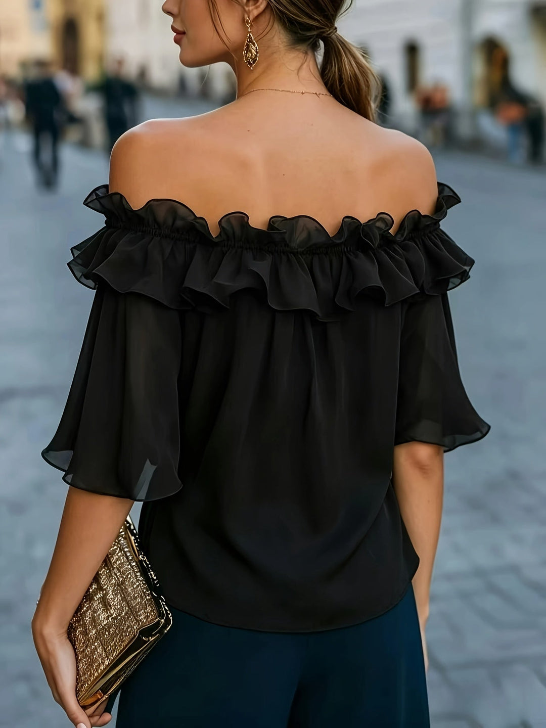 Bruvelle | Elegant Off-Shoulder Blouse with Short Sleeves