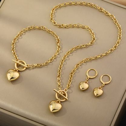 Gia™ Elegant Jewelry Set with Shiny Heart and Luxurious Finish