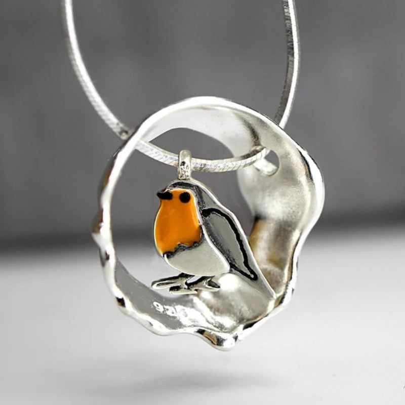 Hollis™ Collar with a Robin
