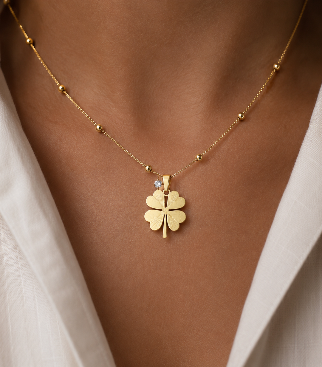 Xyla™ Clover Steel Collar in Elegant Gold Finish