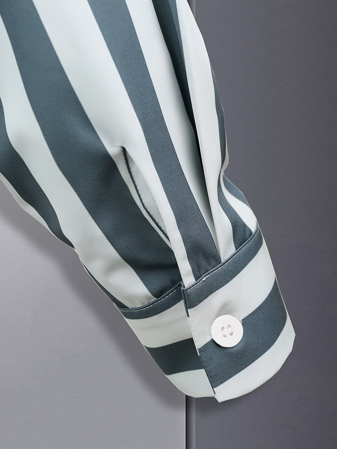 Kervik™ Long Sleeve Tropical Shirt for Men with Stripes and Classic Collar