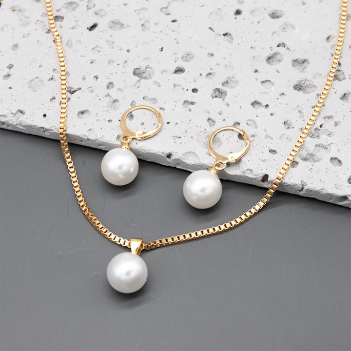Isara™ Elegant Pearl Jewelry Set with Sophisticated Finish